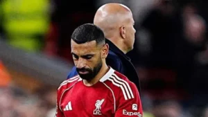 محمد صلاح يشرط العودة إلى ليفربول وسط تقارير عن رحيل محتمل يهدد مستقبل الفريق